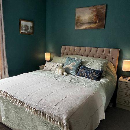 Robin'S Hollow: 2Bd Home Near Wrexham Afc Екстериор снимка