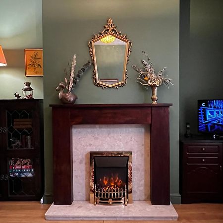 Robin'S Hollow: 2Bd Home Near Wrexham Afc Екстериор снимка