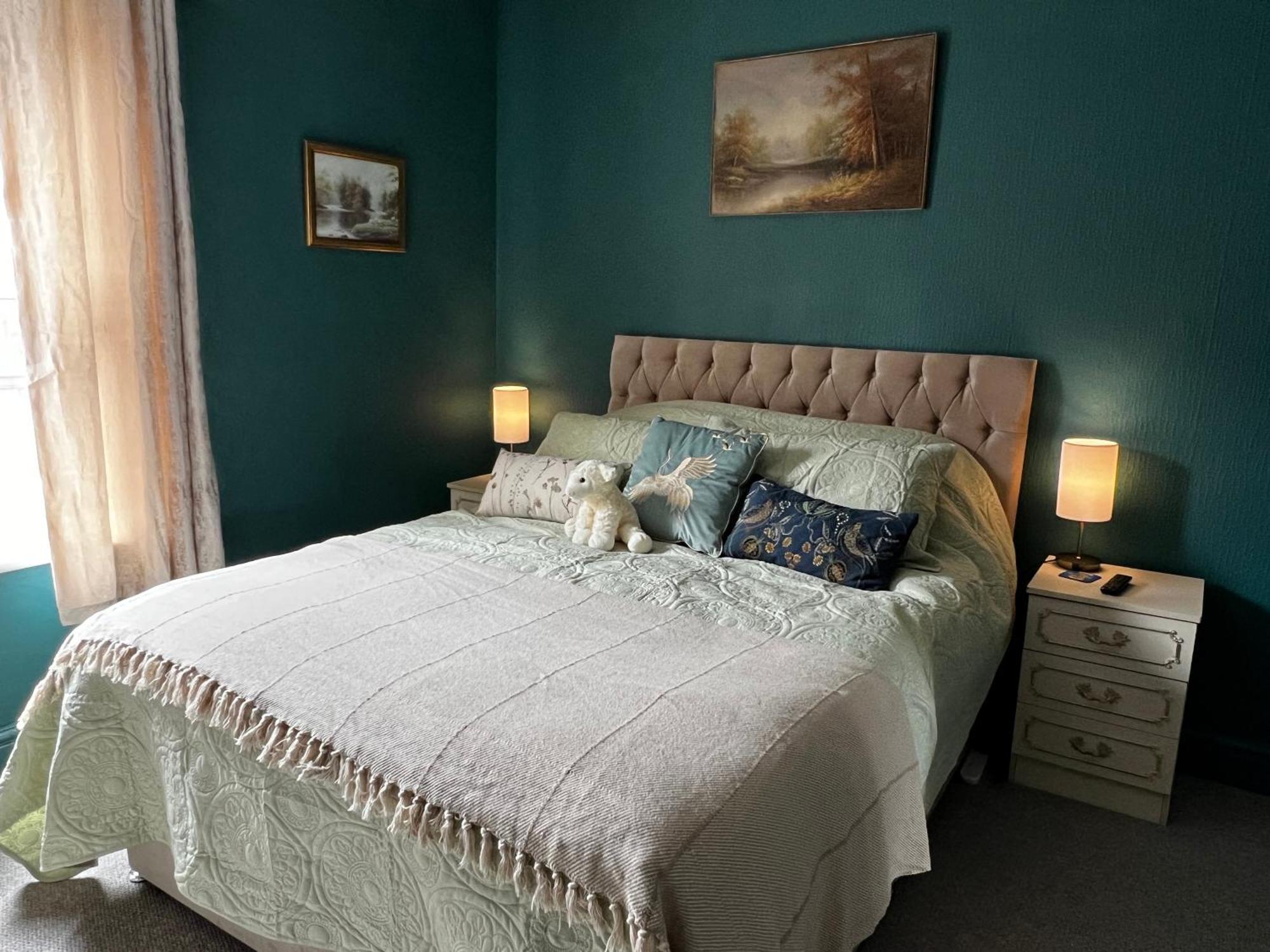 Robin'S Hollow: 2Bd Home Near Wrexham Afc Екстериор снимка