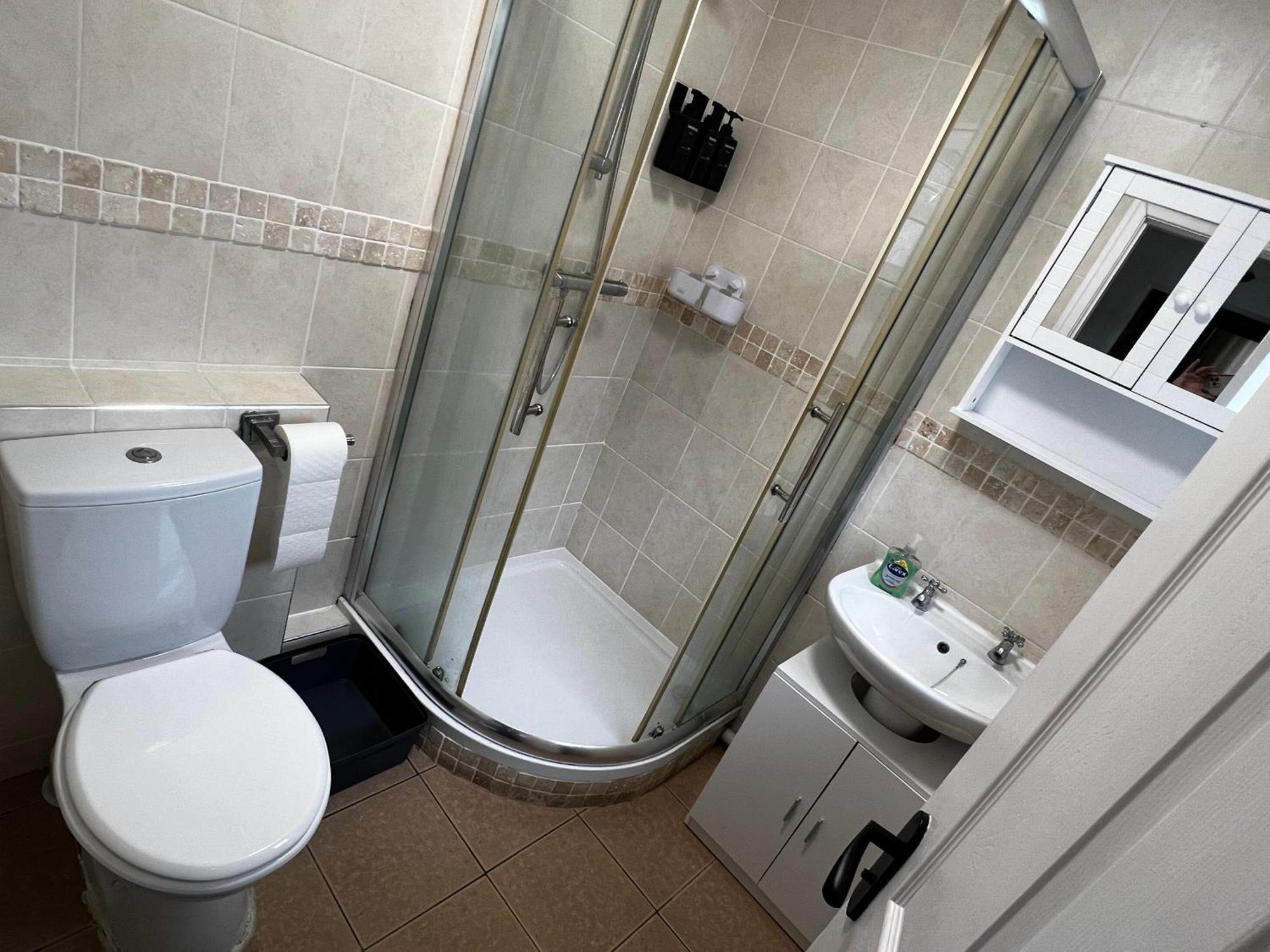 Robin'S Hollow: 2Bd Home Near Wrexham Afc Екстериор снимка
