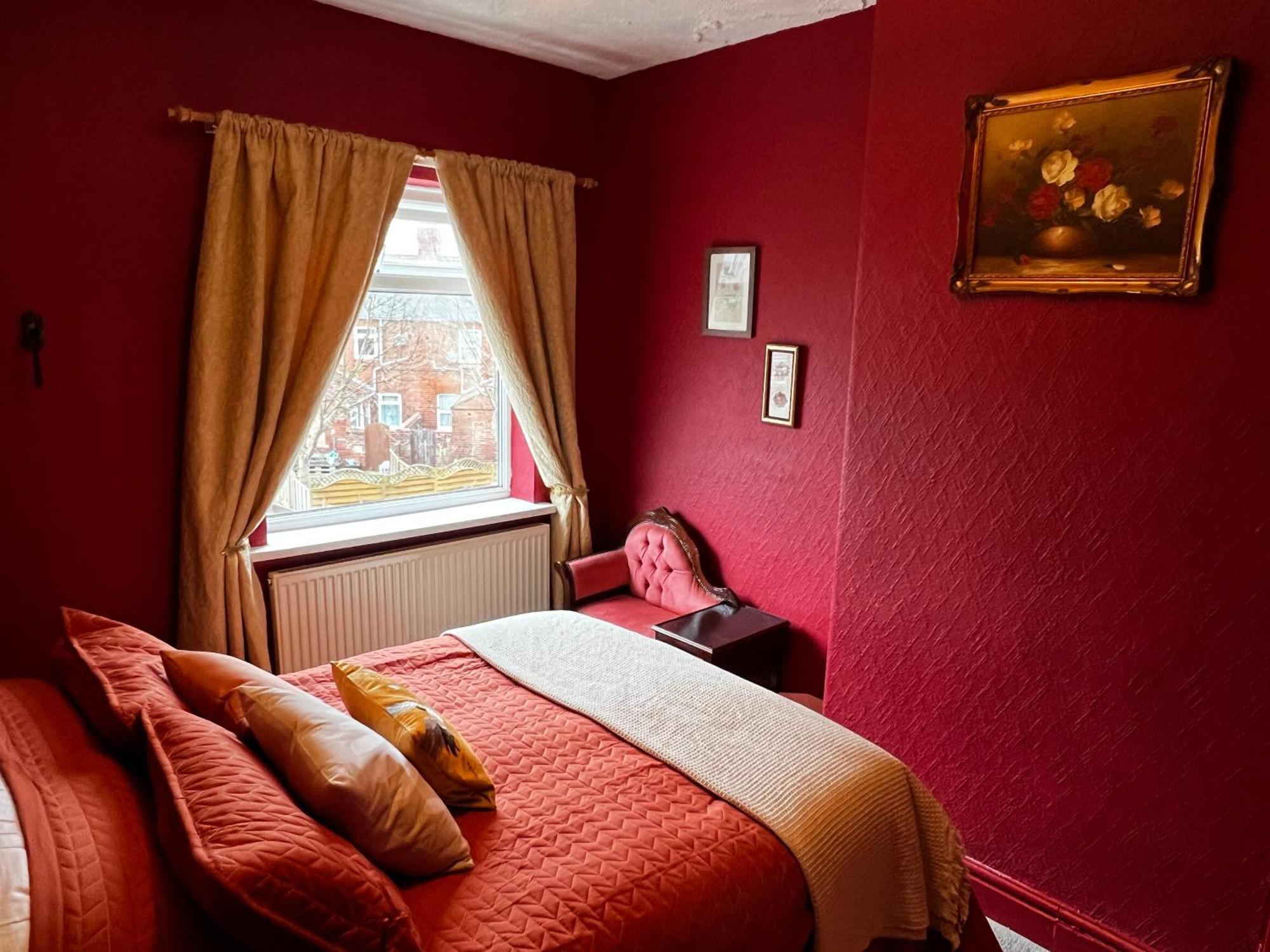 Robin'S Hollow: 2Bd Home Near Wrexham Afc Екстериор снимка