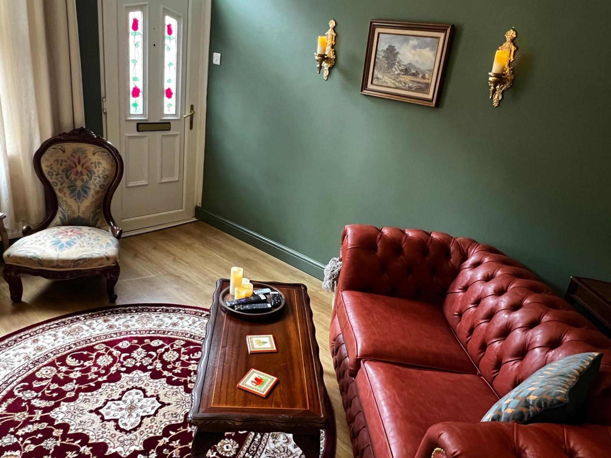 Robin'S Hollow: 2Bd Home Near Wrexham Afc Екстериор снимка