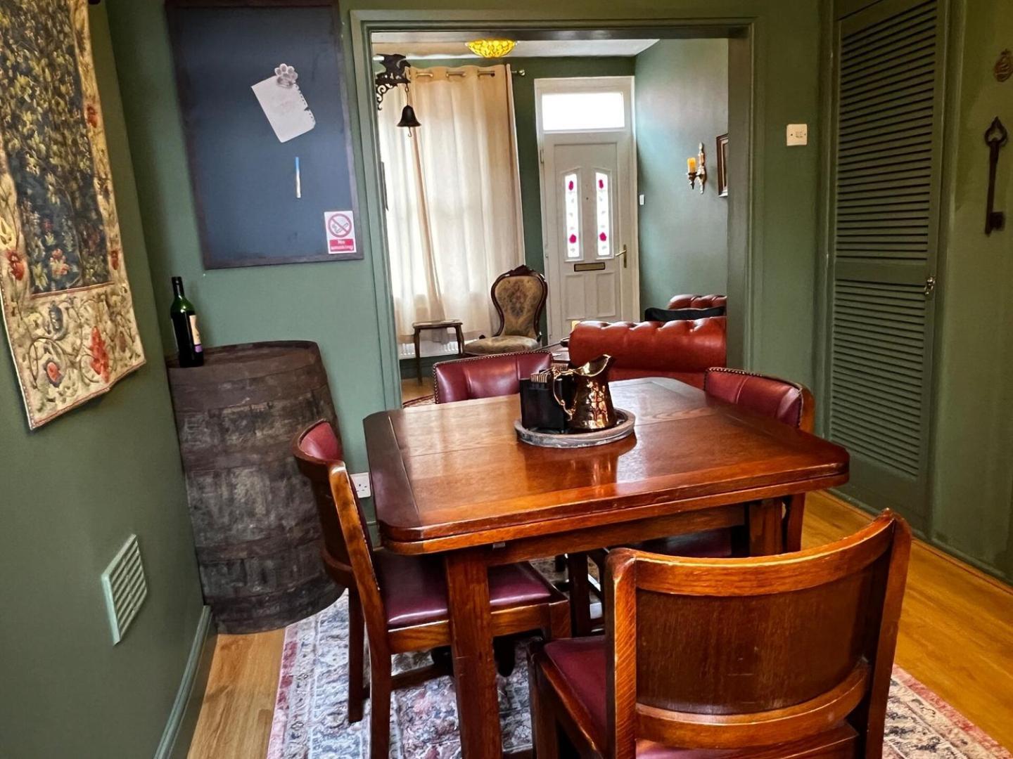 Robin'S Hollow: 2Bd Home Near Wrexham Afc Екстериор снимка